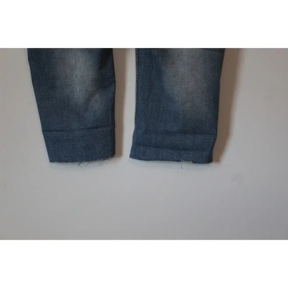 Vigoss Marley Distressed Midrise Cuffed Capri Light Wash Plus Size 22 H14763 - Picture 10 of 14